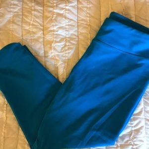 Fabletics Capri workout pants